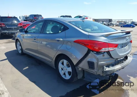 2013 Hyundai Elantra Gls z USA, uszkodzony, nr VIN KMHDH4AE6DU920057